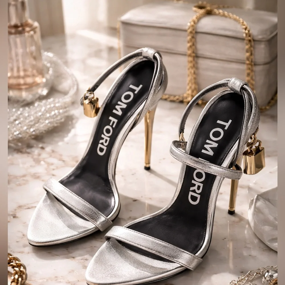 AUTHENTIC TOM FORD METALLIC SILVER PADLOCK HEELS — SIZE 7.5 ✨